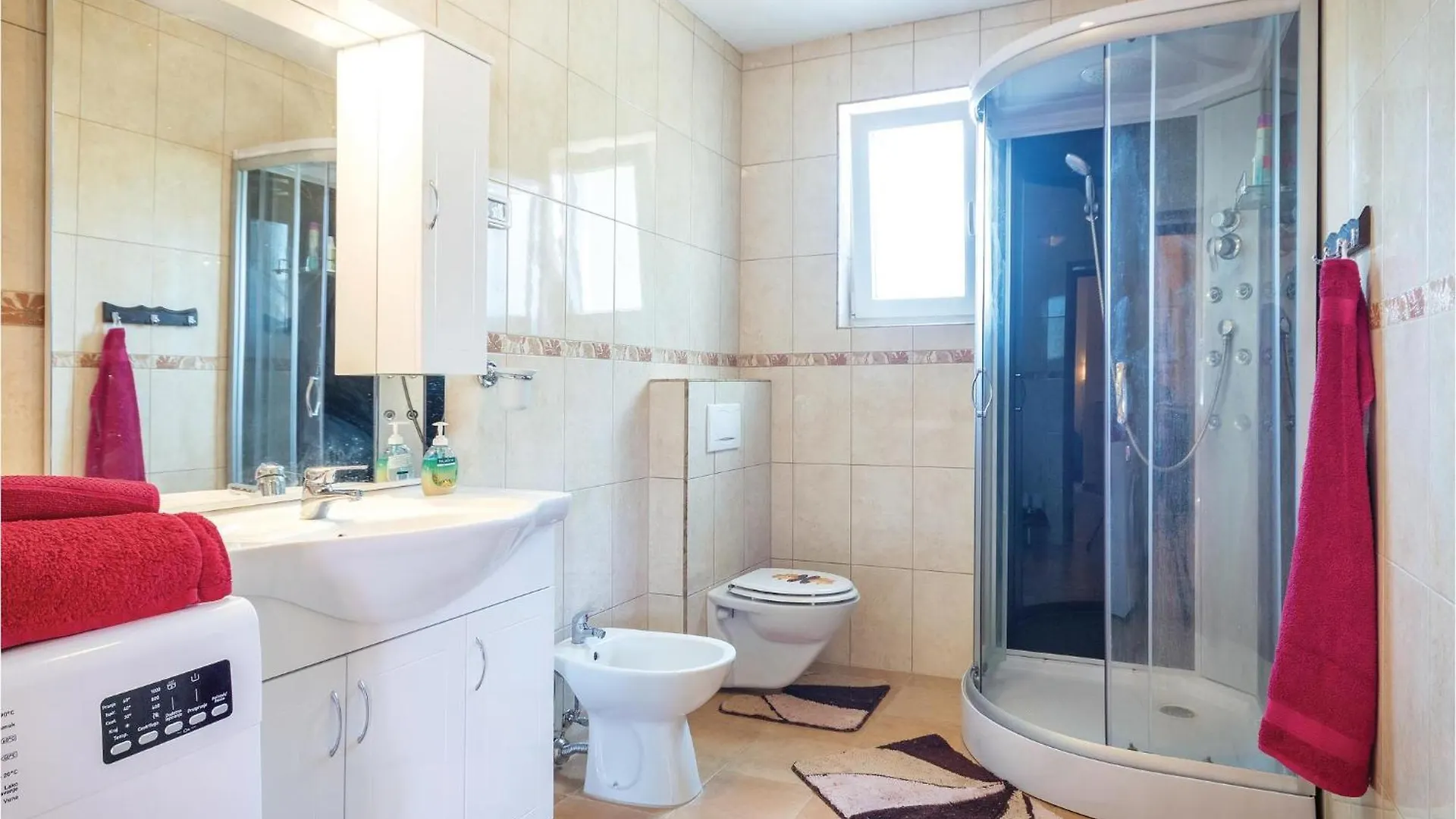 3 Bedroom Beautiful Home In Skicini Jursici Holiday home
