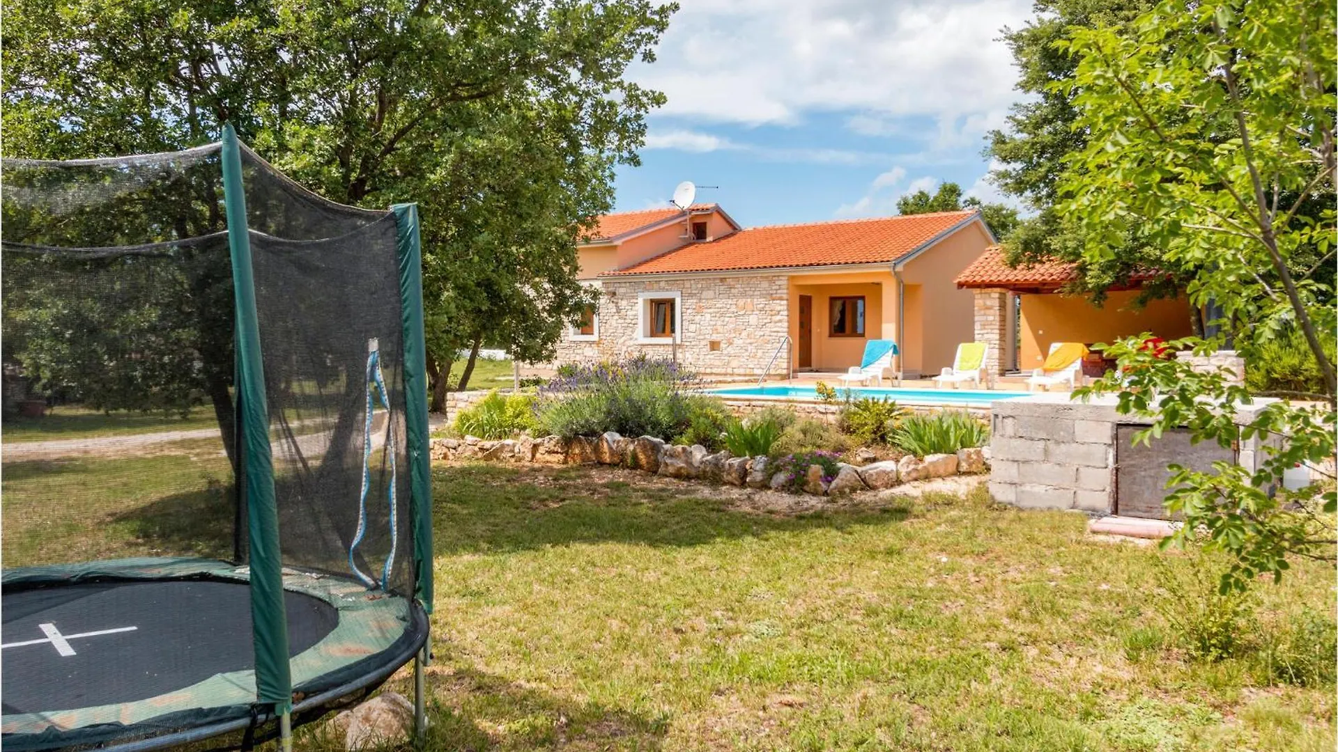 Holiday home 3 Bedroom Beautiful Home In Skicini Jursici