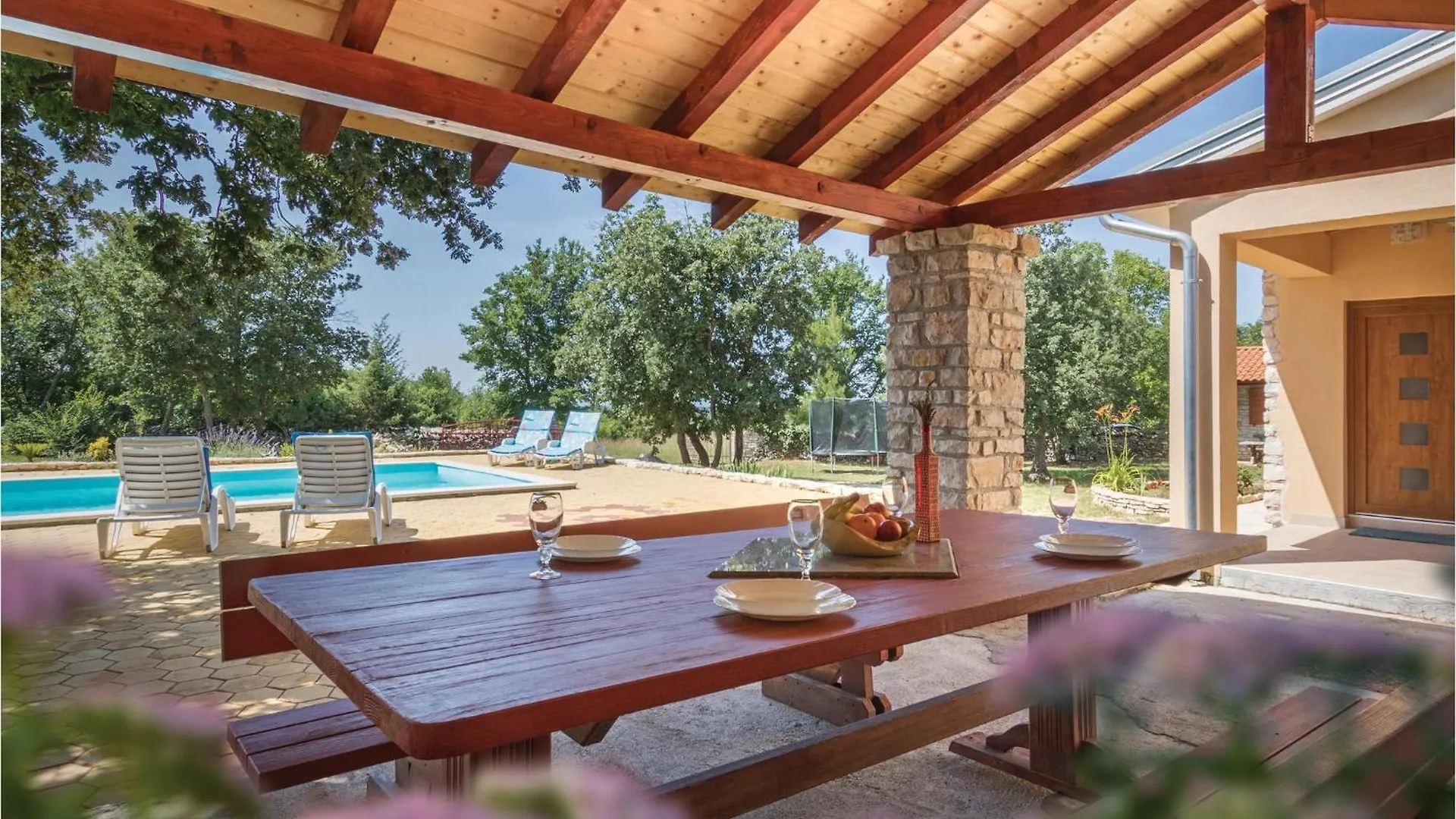 3 Bedroom Beautiful Home In Skicini Jursici Holiday home