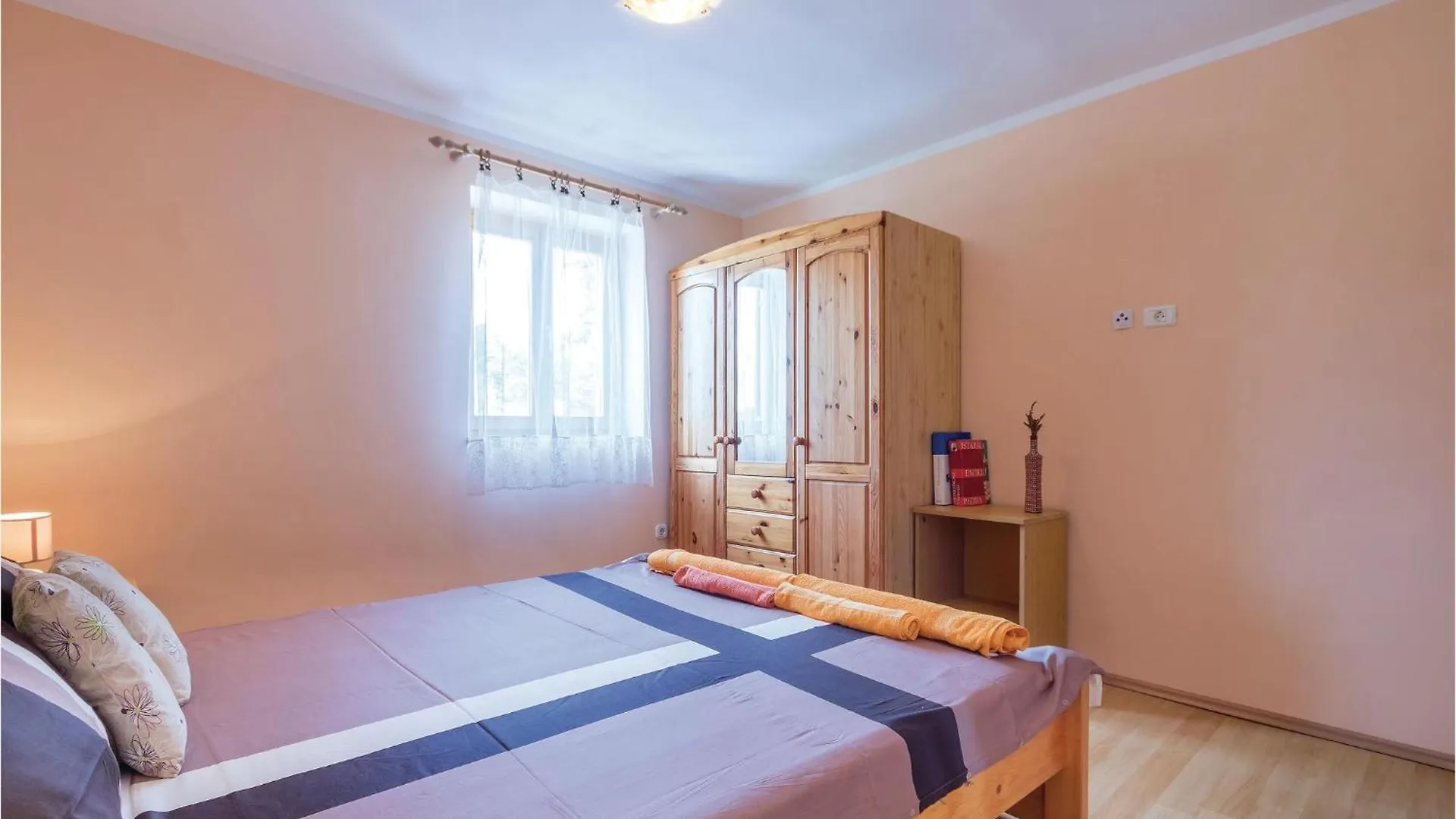 3 Bedroom Beautiful Home In Skicini Jursici