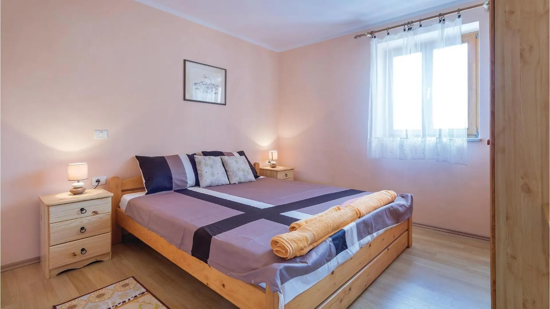 3 Bedroom Beautiful Home In Skicini Jursici