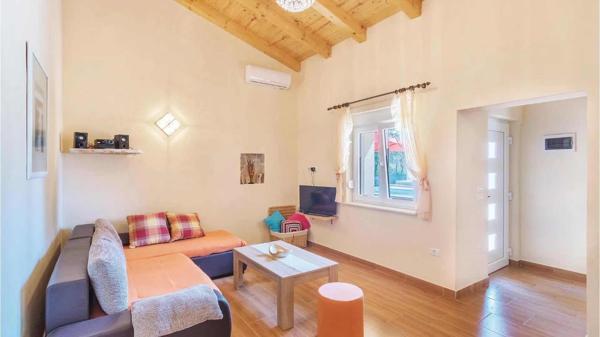 3 Bedroom Beautiful Home In Skicini Jursici Croatia