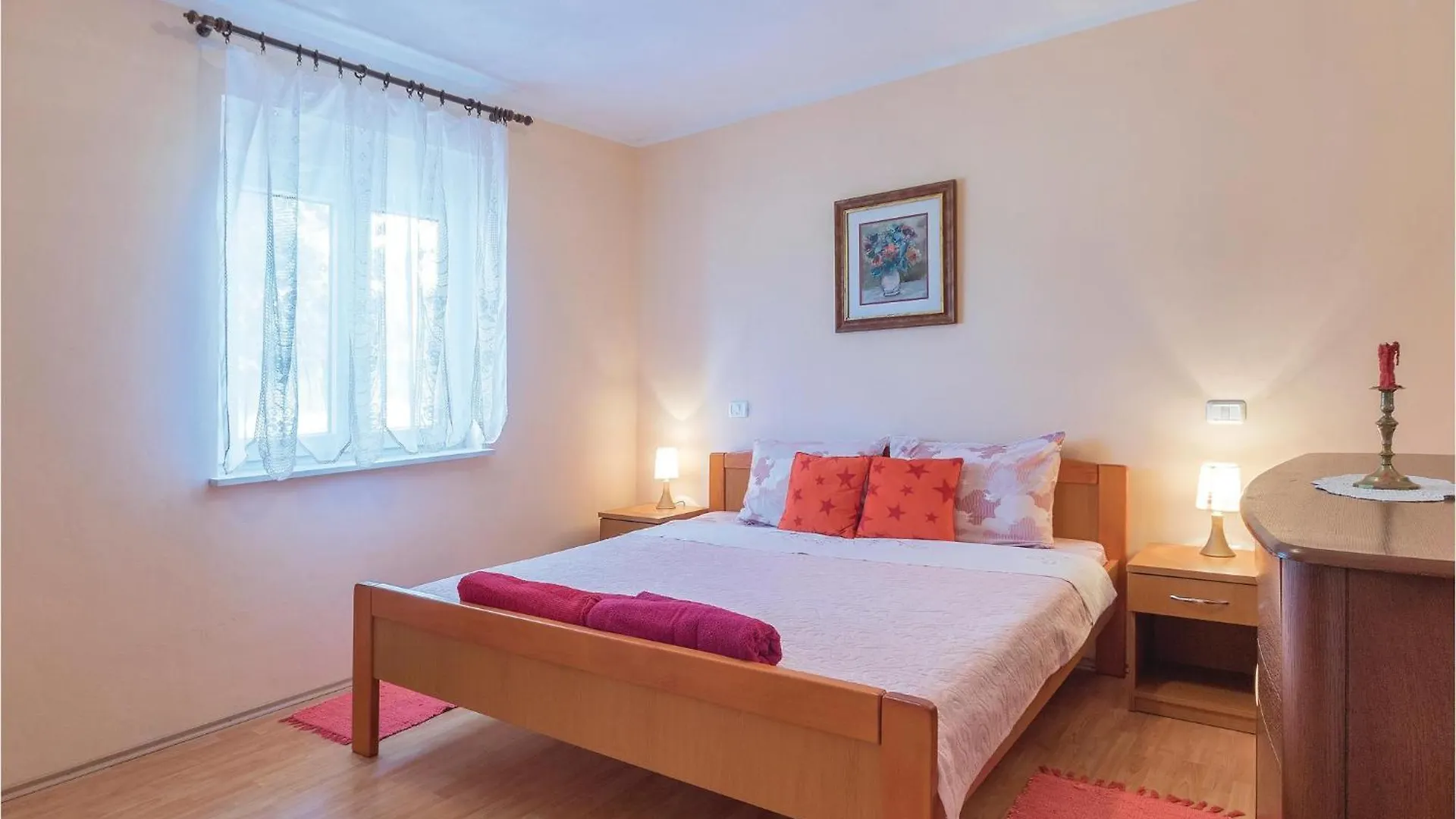 3 Bedroom Beautiful Home In Skicini Jursici Holiday home